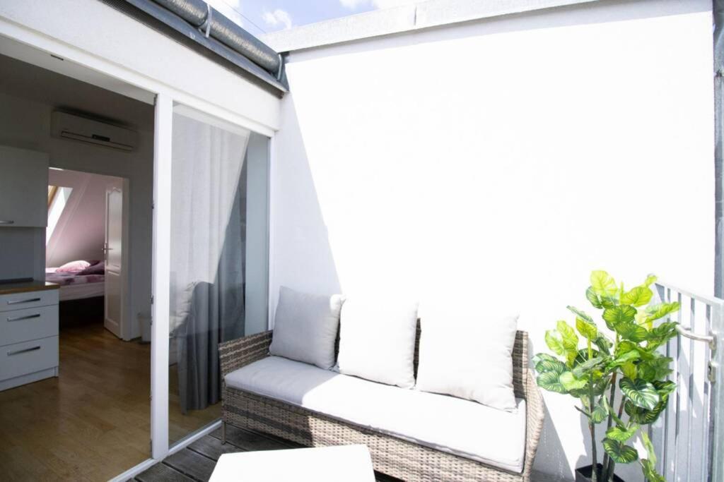 Apartament Sunny & Cozy Penthouse With Balcony L Dg4'14 Wiedeń Zewnętrze zdjęcie